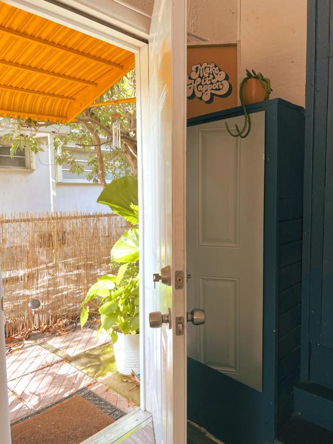 Tropical Cottage In Prime Airport Area Miami Exterior photo